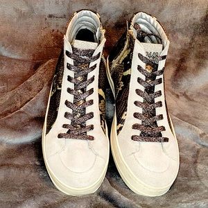 P448 faux snakeskin made in Italy. These are real! woman’s size US 10 UK8 EU 41.